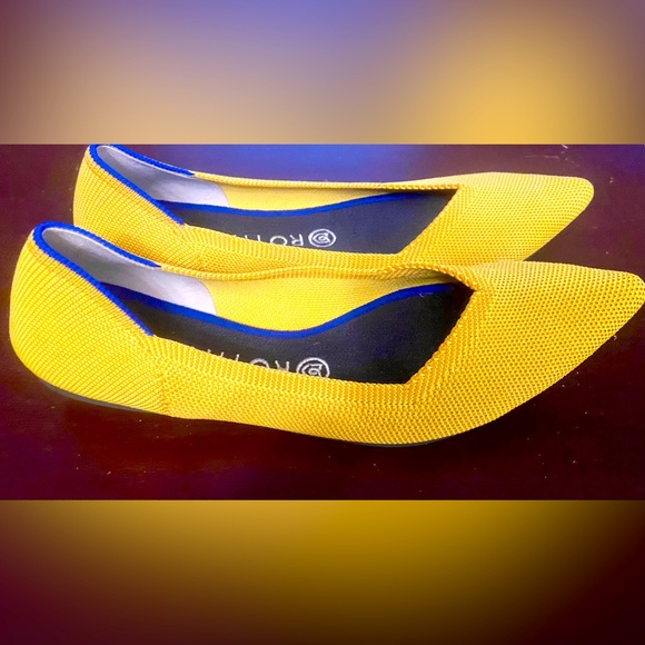 ***Rothys*** WOMENS Mustard Color Pointed Toe Flats. Discontinued Color, Size  9 - Picture 3 of 7